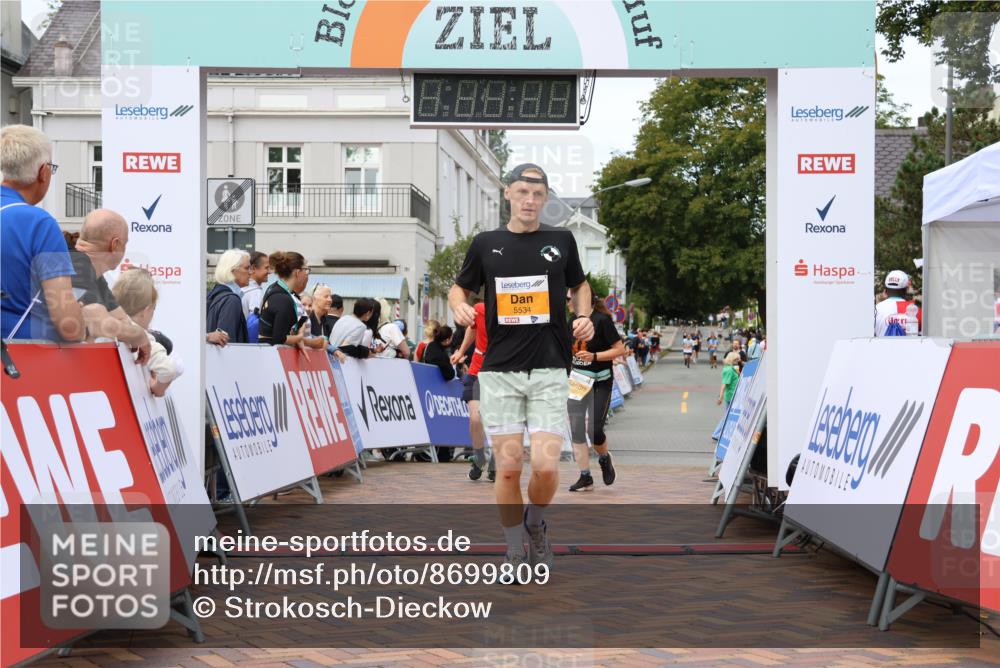 31.08.2025 - 21. Blankeneser Heldenlauf Strokosch-Dieckow http://msf.ph/oto/8699809 31.08.2025 12:54:55 Ziel 5342, 5203, 5204, 5534 meine-sportfotos.de