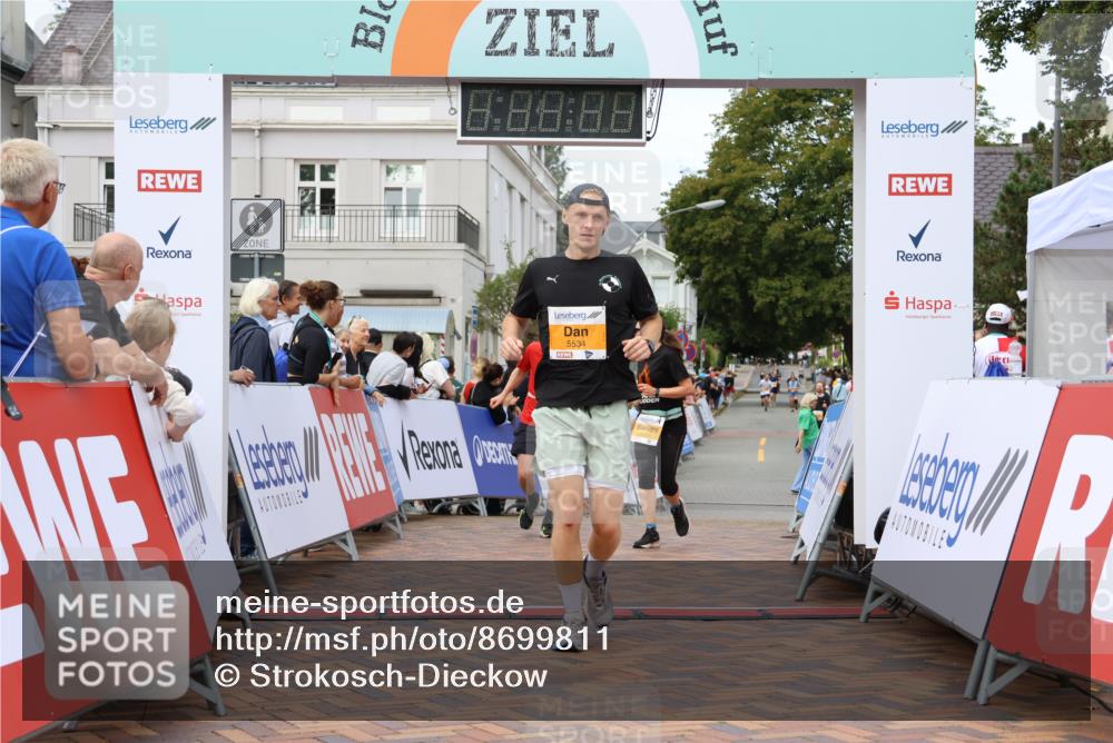 31.08.2025 - 21. Blankeneser Heldenlauf Strokosch-Dieckow http://msf.ph/oto/8699811 31.08.2025 12:54:55 Ziel 5342, 5203, 5204, 5534 meine-sportfotos.de