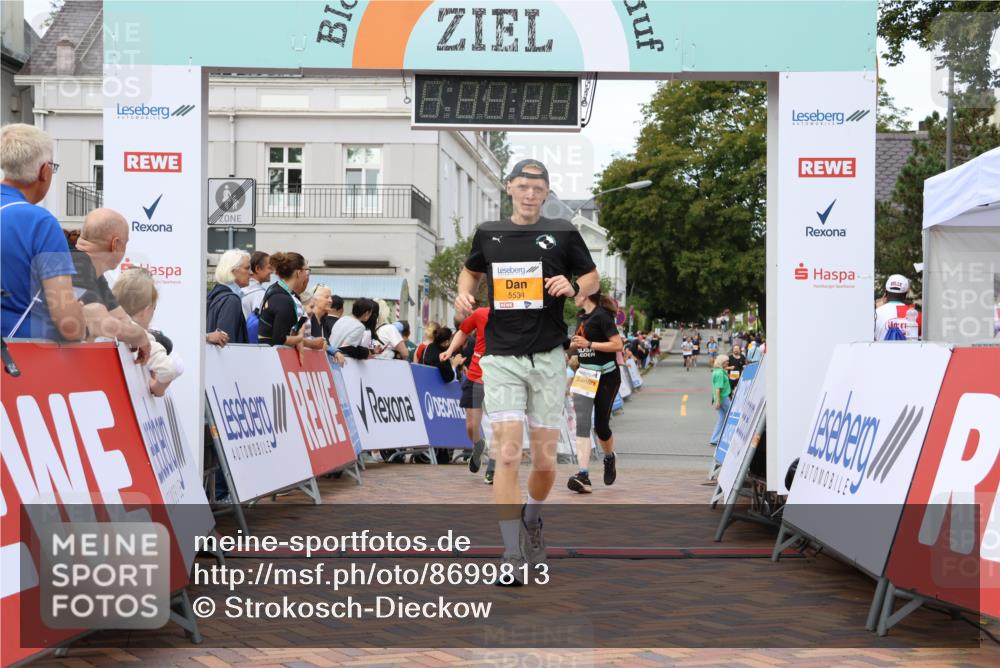 31.08.2025 - 21. Blankeneser Heldenlauf Strokosch-Dieckow http://msf.ph/oto/8699813 31.08.2025 12:54:55 Ziel 5342, 5203, 5204, 5534 meine-sportfotos.de