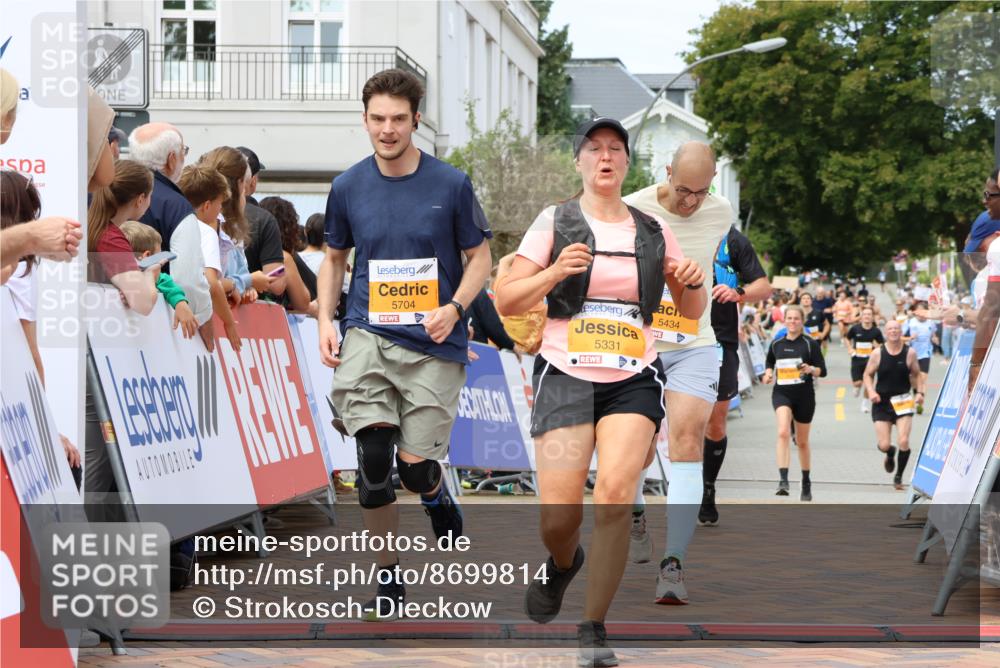 31.08.2025 - 21. Blankeneser Heldenlauf Strokosch-Dieckow http://msf.ph/oto/8699814 31.08.2025 12:41:32 Ziel 5434, 5704, 5810, 5331, 5829, 4238 meine-sportfotos.de