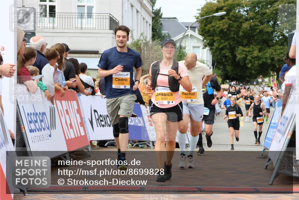 31.08.2025 - 21. Blankeneser Heldenlauf Strokosch-Dieckow http://msf.ph/oto/8699828 31.08.2025 12:41:31 Ziel 5434, 5704, 5810, 5331, 5829, 4238 meine-sportfotos.de