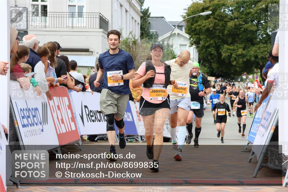 31.08.2025 - 21. Blankeneser Heldenlauf Strokosch-Dieckow http://msf.ph/oto/8699835 31.08.2025 12:41:31 Ziel 5434, 5704, 5810, 5331, 5829, 4238 meine-sportfotos.de