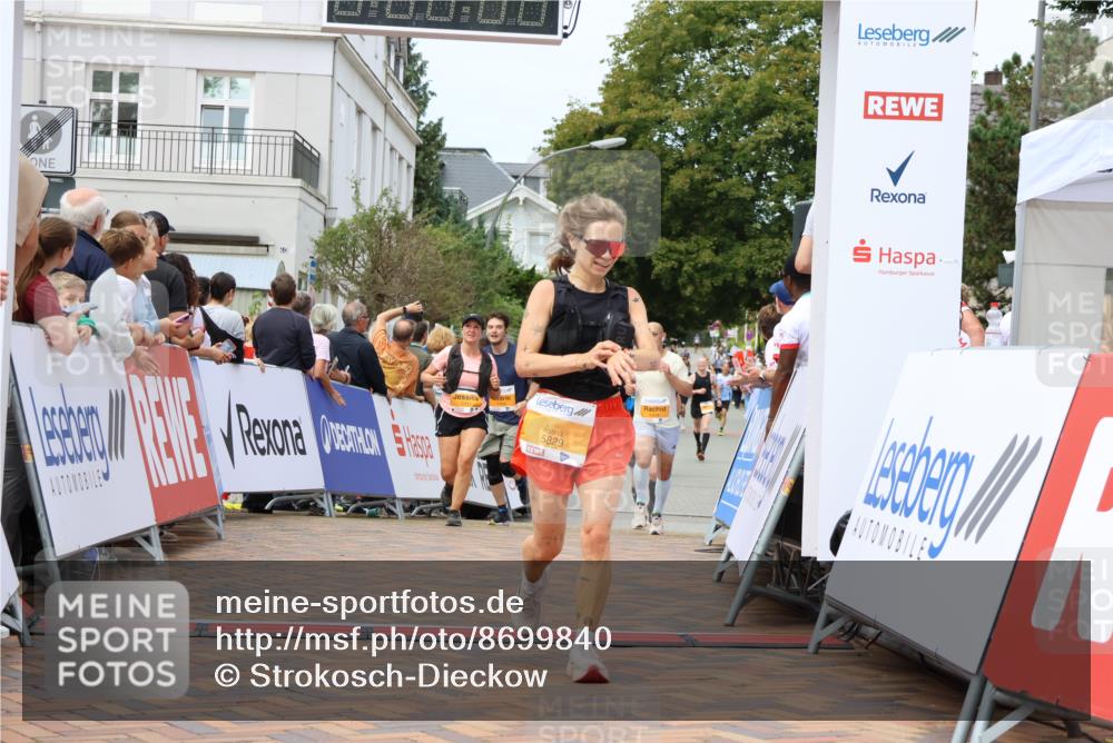 31.08.2025 - 21. Blankeneser Heldenlauf Strokosch-Dieckow http://msf.ph/oto/8699840 31.08.2025 12:41:28 Ziel 5704, 5810, 5331, 5829 meine-sportfotos.de
