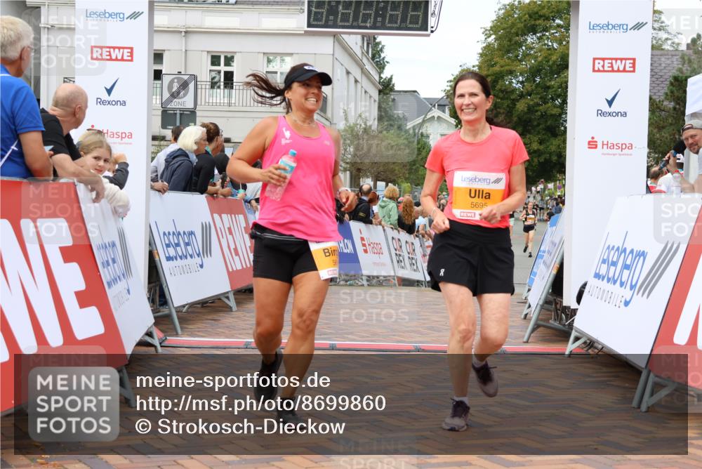 31.08.2025 - 21. Blankeneser Heldenlauf Strokosch-Dieckow http://msf.ph/oto/8699860 31.08.2025 12:54:39 Ziel 5696, 5695 meine-sportfotos.de
