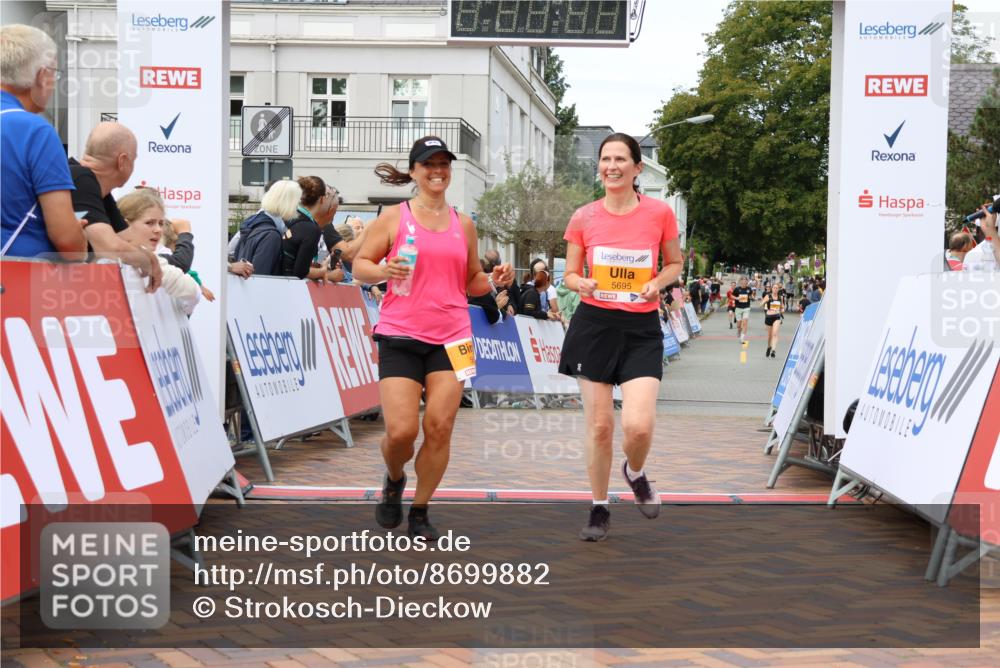 31.08.2025 - 21. Blankeneser Heldenlauf Strokosch-Dieckow http://msf.ph/oto/8699882 31.08.2025 12:54:38 Ziel 5696, 5695 meine-sportfotos.de
