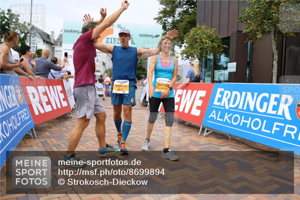 31.08.2025 - 21. Blankeneser Heldenlauf Strokosch-Dieckow http://msf.ph/oto/8699894 31.08.2025 12:41:07 Ziel 5616, 5677, 5678, 5626, 5625, 4028 meine-sportfotos.de