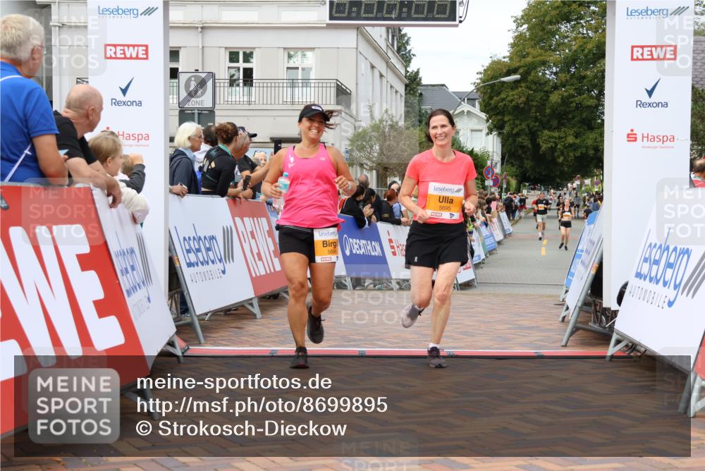 31.08.2025 - 21. Blankeneser Heldenlauf Strokosch-Dieckow http://msf.ph/oto/8699895 31.08.2025 12:54:38 Ziel 5696, 5695 meine-sportfotos.de