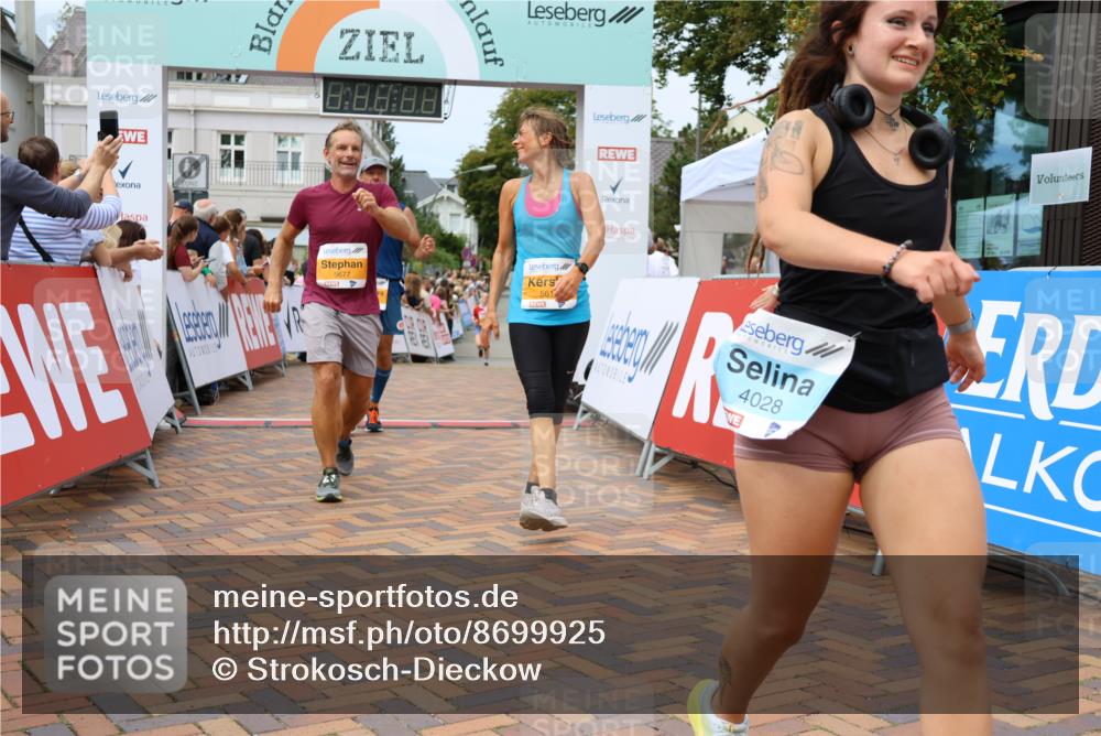 31.08.2025 - 21. Blankeneser Heldenlauf Strokosch-Dieckow http://msf.ph/oto/8699925 31.08.2025 12:41:03 Ziel 5362, 5360, 5616, 5677, 5678, 4011, 4028 meine-sportfotos.de