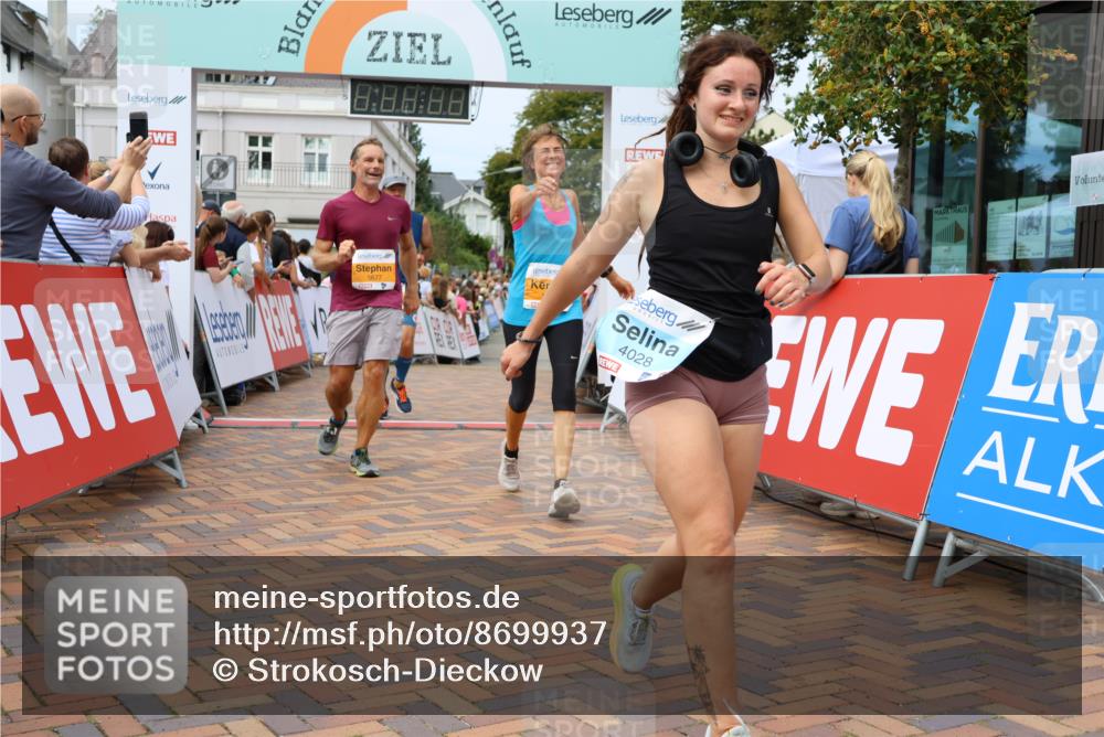 31.08.2025 - 21. Blankeneser Heldenlauf Strokosch-Dieckow http://msf.ph/oto/8699937 31.08.2025 12:41:03 Ziel 5362, 5360, 5616, 5677, 5678, 4011, 4028 meine-sportfotos.de