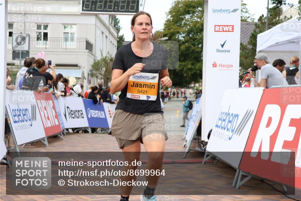 31.08.2025 - 21. Blankeneser Heldenlauf Strokosch-Dieckow http://msf.ph/oto/8699964 31.08.2025 12:53:52 Ziel 5421, 5549 meine-sportfotos.de