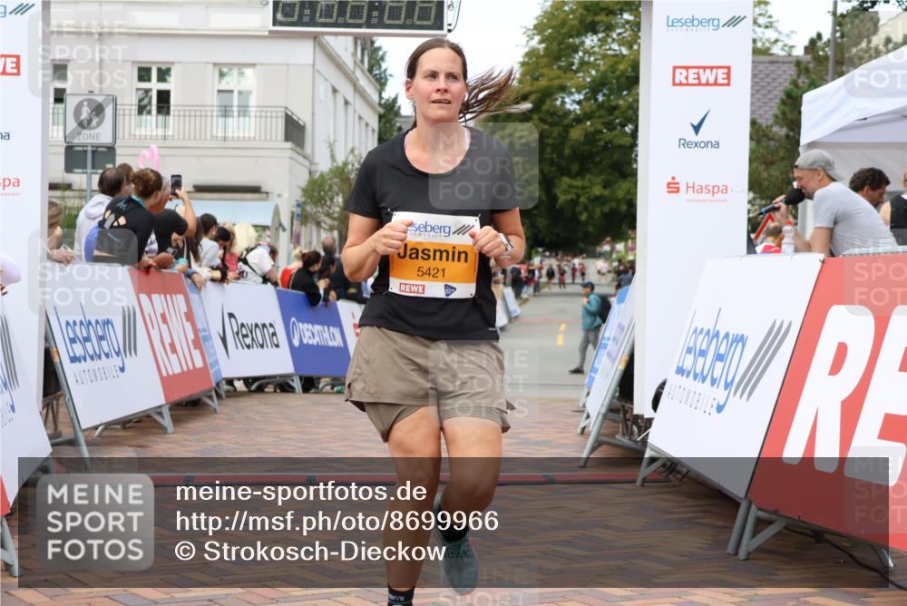 31.08.2025 - 21. Blankeneser Heldenlauf Strokosch-Dieckow http://msf.ph/oto/8699966 31.08.2025 12:53:52 Ziel 5421, 5549 meine-sportfotos.de