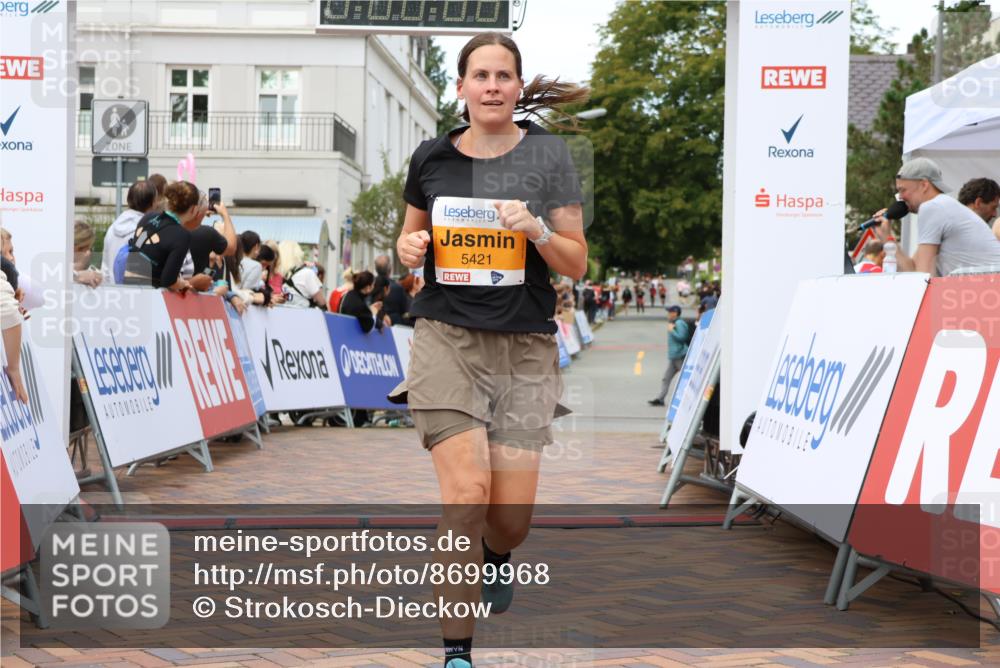31.08.2025 - 21. Blankeneser Heldenlauf Strokosch-Dieckow http://msf.ph/oto/8699968 31.08.2025 12:53:52 Ziel 5421, 5549 meine-sportfotos.de
