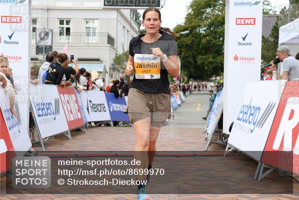 31.08.2025 - 21. Blankeneser Heldenlauf Strokosch-Dieckow http://msf.ph/oto/8699970 31.08.2025 12:53:52 Ziel 5421, 5549 meine-sportfotos.de
