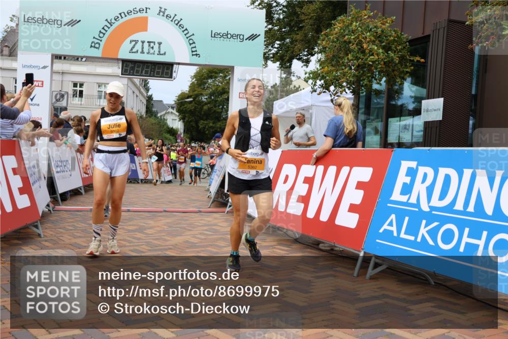 31.08.2025 - 21. Blankeneser Heldenlauf Strokosch-Dieckow http://msf.ph/oto/8699975 31.08.2025 12:40:57 Ziel 5362, 5360, 5408, 5752, 5616, 4011, 4028 meine-sportfotos.de