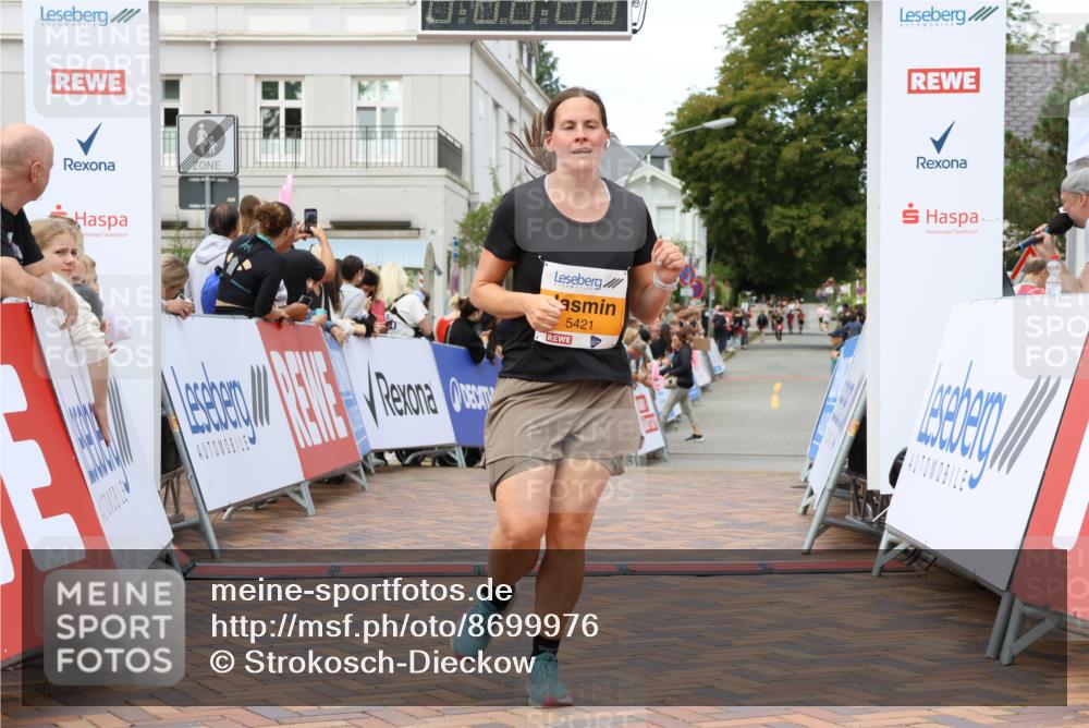 31.08.2025 - 21. Blankeneser Heldenlauf Strokosch-Dieckow http://msf.ph/oto/8699976 31.08.2025 12:53:52 Ziel 5421, 5549 meine-sportfotos.de