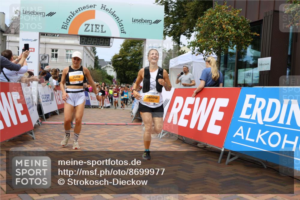 31.08.2025 - 21. Blankeneser Heldenlauf Strokosch-Dieckow http://msf.ph/oto/8699977 31.08.2025 12:40:57 Ziel 5362, 5360, 5408, 5752, 5616, 4011, 4028 meine-sportfotos.de