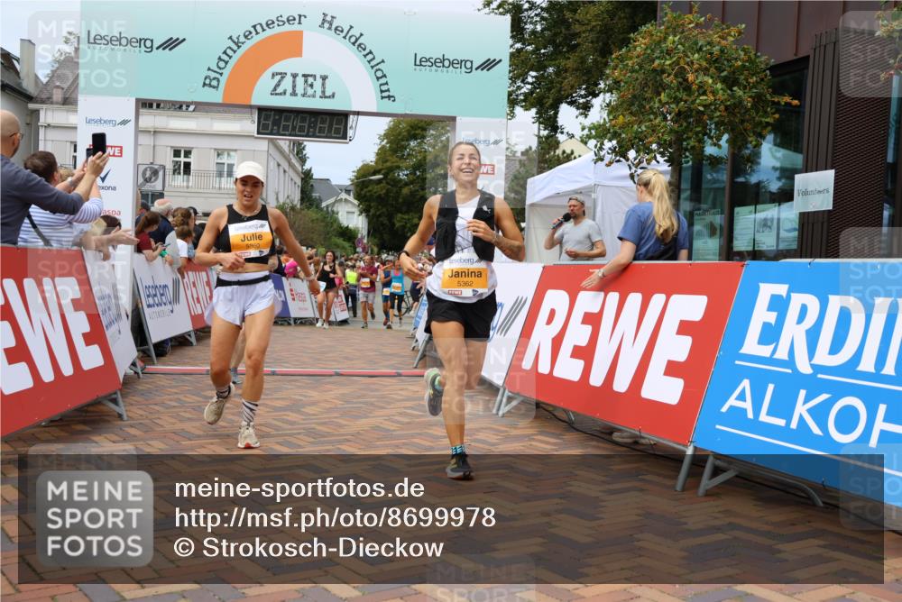 31.08.2025 - 21. Blankeneser Heldenlauf Strokosch-Dieckow http://msf.ph/oto/8699978 31.08.2025 12:40:57 Ziel 5362, 5360, 5408, 5752, 5616, 4011, 4028 meine-sportfotos.de