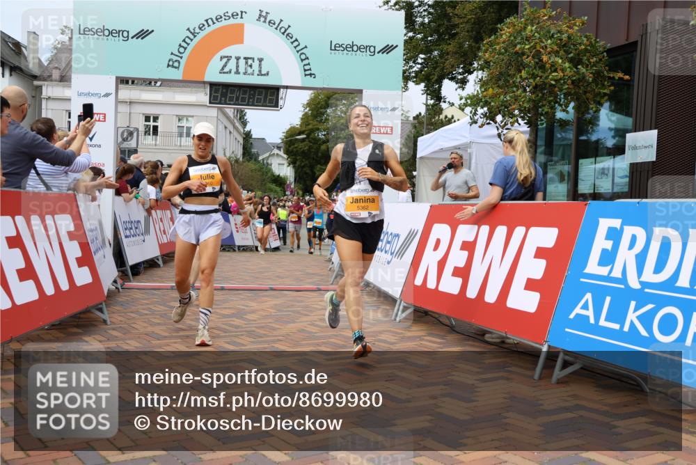 31.08.2025 - 21. Blankeneser Heldenlauf Strokosch-Dieckow http://msf.ph/oto/8699980 31.08.2025 12:40:56 Ziel 5362, 5360, 5408, 5752, 4011, 4028 meine-sportfotos.de