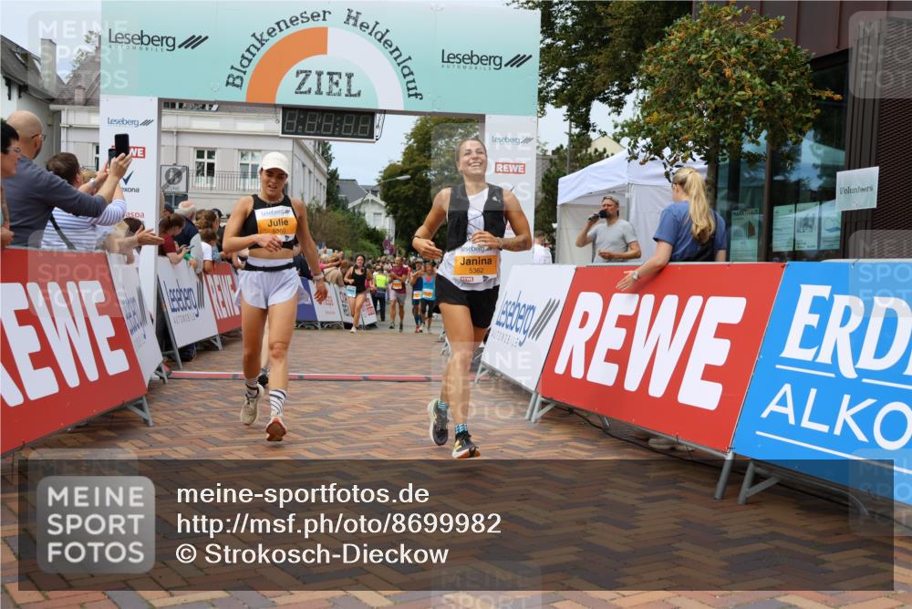 31.08.2025 - 21. Blankeneser Heldenlauf Strokosch-Dieckow http://msf.ph/oto/8699982 31.08.2025 12:40:56 Ziel 5362, 5360, 5408, 5752, 4011, 4028 meine-sportfotos.de