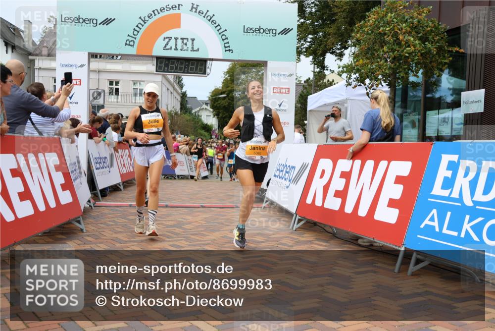 31.08.2025 - 21. Blankeneser Heldenlauf Strokosch-Dieckow http://msf.ph/oto/8699983 31.08.2025 12:40:56 Ziel 5362, 5360, 5408, 5752, 4011, 4028 meine-sportfotos.de
