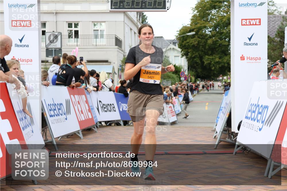 31.08.2025 - 21. Blankeneser Heldenlauf Strokosch-Dieckow http://msf.ph/oto/8699984 31.08.2025 12:53:52 Ziel 5421, 5549 meine-sportfotos.de