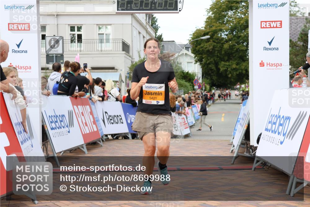 31.08.2025 - 21. Blankeneser Heldenlauf Strokosch-Dieckow http://msf.ph/oto/8699988 31.08.2025 12:53:52 Ziel 5421, 5549 meine-sportfotos.de
