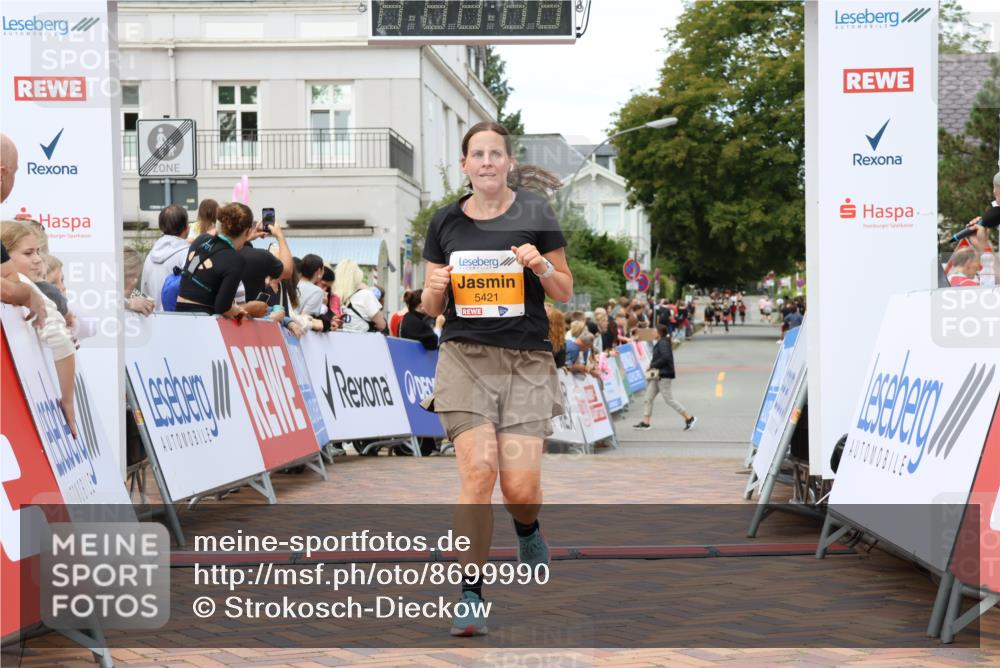 31.08.2025 - 21. Blankeneser Heldenlauf Strokosch-Dieckow http://msf.ph/oto/8699990 31.08.2025 12:53:52 Ziel 5421, 5549 meine-sportfotos.de