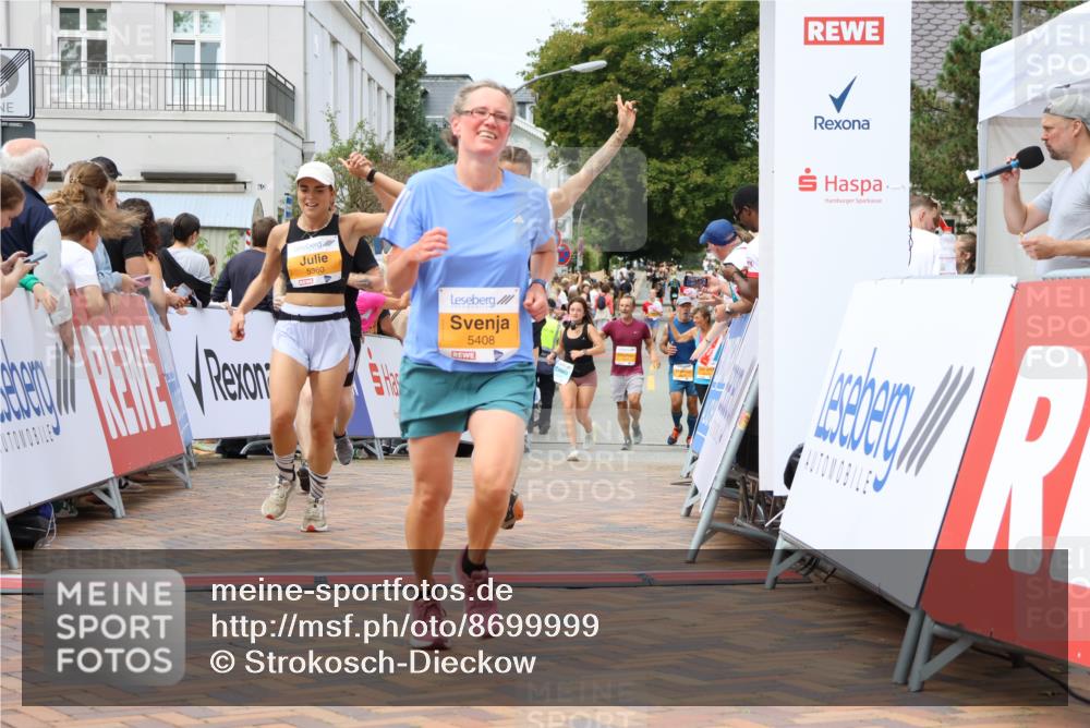31.08.2025 - 21. Blankeneser Heldenlauf Strokosch-Dieckow http://msf.ph/oto/8699999 31.08.2025 12:40:55 Ziel 5362, 5360, 5408, 5752, 4011 meine-sportfotos.de