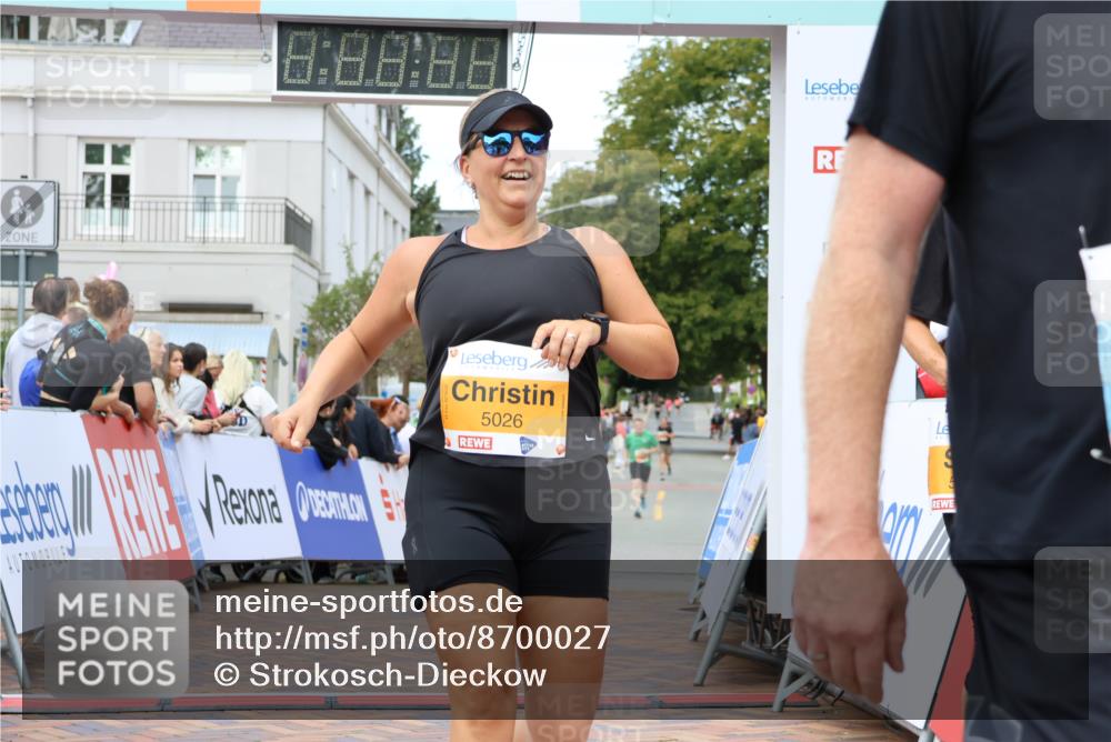 31.08.2025 - 21. Blankeneser Heldenlauf Strokosch-Dieckow http://msf.ph/oto/8700027 31.08.2025 12:53:33 Ziel 5025, 5026, 4014 meine-sportfotos.de