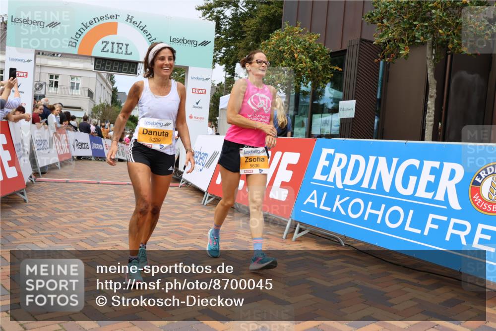 31.08.2025 - 21. Blankeneser Heldenlauf Strokosch-Dieckow http://msf.ph/oto/8700045 31.08.2025 12:40:43 Ziel 5435, 5636, 5289, 4152 meine-sportfotos.de