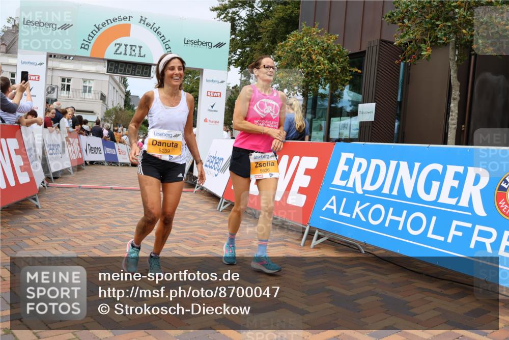 31.08.2025 - 21. Blankeneser Heldenlauf Strokosch-Dieckow http://msf.ph/oto/8700047 31.08.2025 12:40:43 Ziel 5435, 5636, 5289, 4152 meine-sportfotos.de