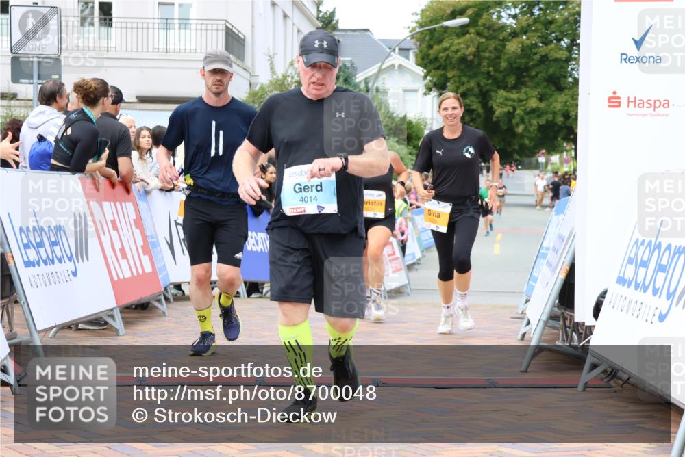 31.08.2025 - 21. Blankeneser Heldenlauf Strokosch-Dieckow http://msf.ph/oto/8700048 31.08.2025 12:53:29 Ziel 5025, 5026, 5557, 4014 meine-sportfotos.de