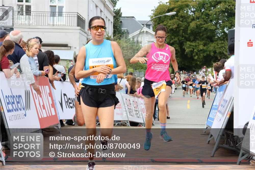 31.08.2025 - 21. Blankeneser Heldenlauf Strokosch-Dieckow http://msf.ph/oto/8700049 31.08.2025 12:40:40 Ziel 5435, 5636, 5289, 4152 meine-sportfotos.de