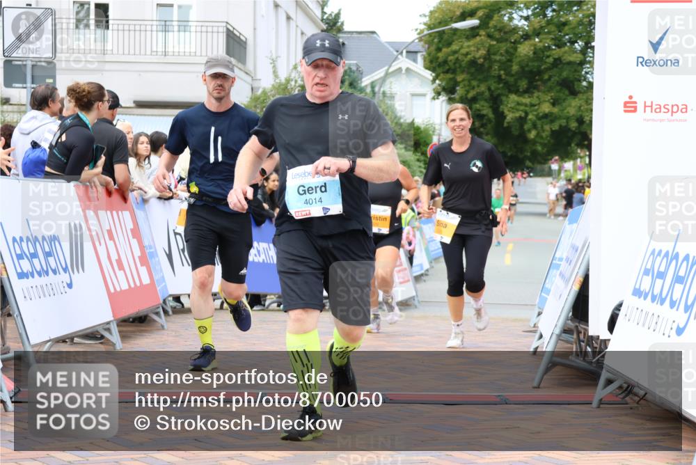 31.08.2025 - 21. Blankeneser Heldenlauf Strokosch-Dieckow http://msf.ph/oto/8700050 31.08.2025 12:53:29 Ziel 5025, 5026, 5557, 4014 meine-sportfotos.de