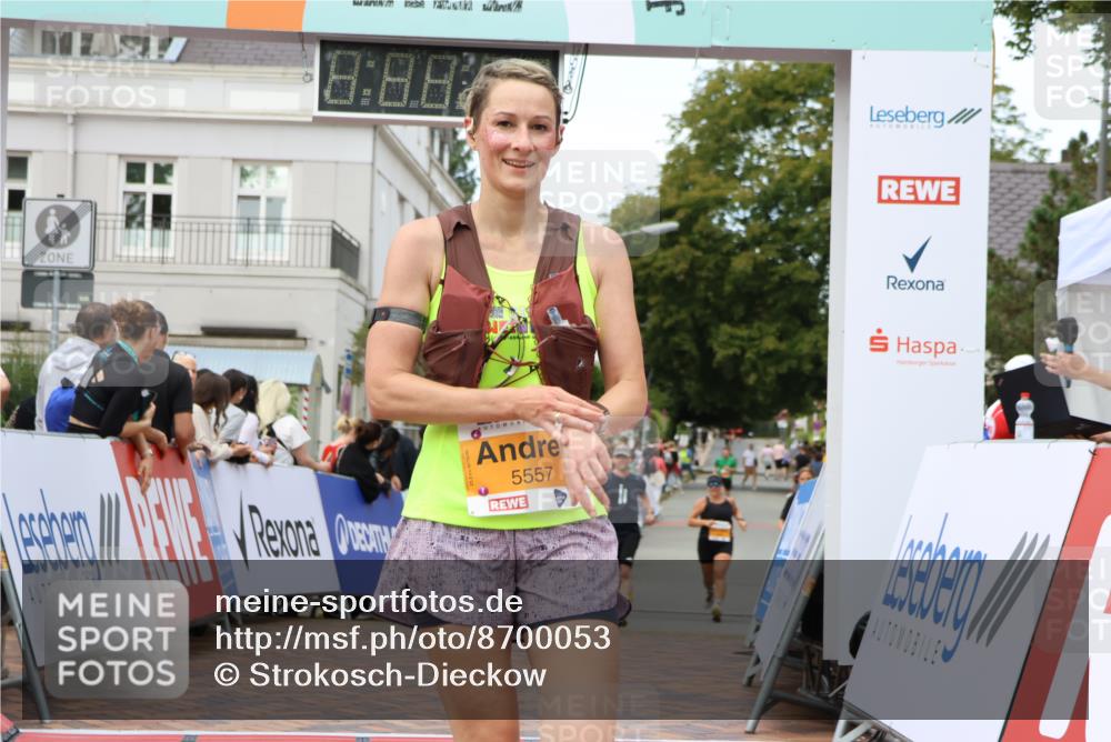 31.08.2025 - 21. Blankeneser Heldenlauf Strokosch-Dieckow http://msf.ph/oto/8700053 31.08.2025 12:53:25 Ziel 5557, 4014 meine-sportfotos.de