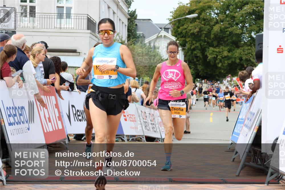 31.08.2025 - 21. Blankeneser Heldenlauf Strokosch-Dieckow http://msf.ph/oto/8700054 31.08.2025 12:40:40 Ziel 5435, 5636, 5289, 4152 meine-sportfotos.de
