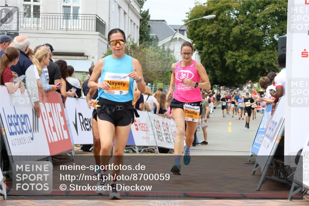 31.08.2025 - 21. Blankeneser Heldenlauf Strokosch-Dieckow http://msf.ph/oto/8700059 31.08.2025 12:40:40 Ziel 5435, 5636, 5289, 4152 meine-sportfotos.de