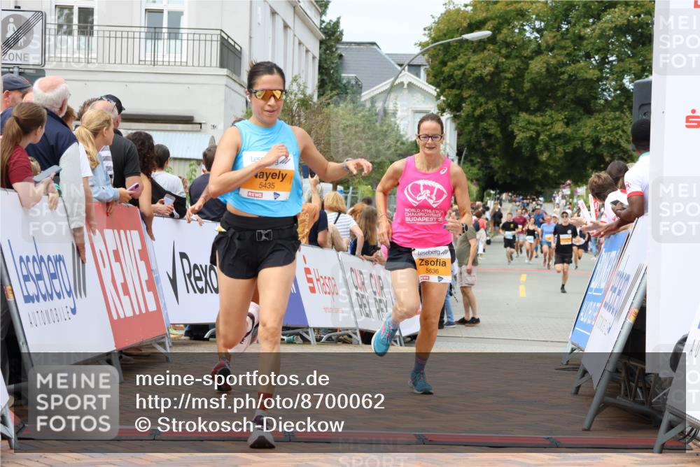 31.08.2025 - 21. Blankeneser Heldenlauf Strokosch-Dieckow http://msf.ph/oto/8700062 31.08.2025 12:40:40 Ziel 5435, 5636, 5289, 4152 meine-sportfotos.de