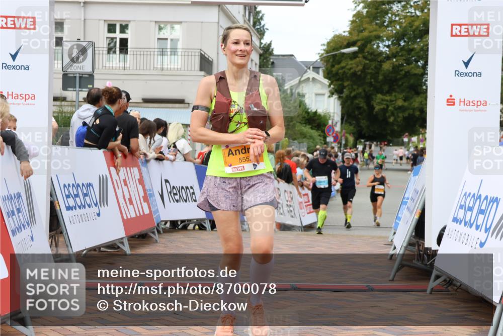 31.08.2025 - 21. Blankeneser Heldenlauf Strokosch-Dieckow http://msf.ph/oto/8700078 31.08.2025 12:53:24 Ziel 5557 meine-sportfotos.de