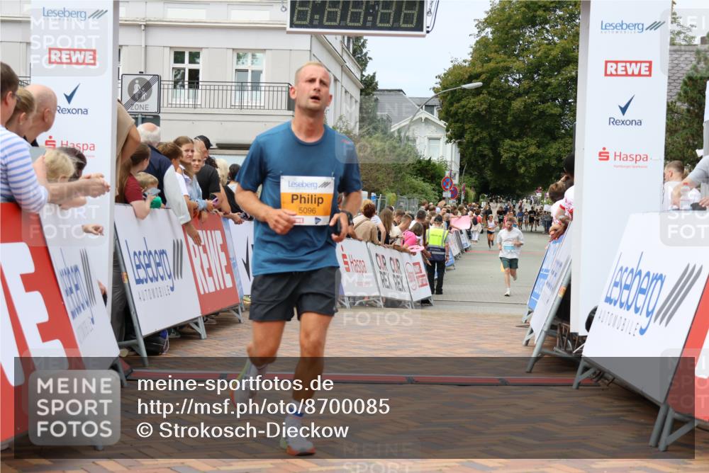 31.08.2025 - 21. Blankeneser Heldenlauf Strokosch-Dieckow http://msf.ph/oto/8700085 31.08.2025 12:40:27 Ziel 5096, 5449, 5351, 5645 meine-sportfotos.de