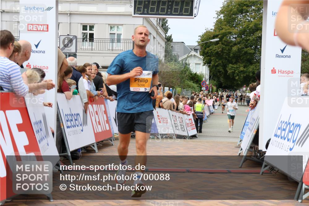 31.08.2025 - 21. Blankeneser Heldenlauf Strokosch-Dieckow http://msf.ph/oto/8700088 31.08.2025 12:40:27 Ziel 5096, 5449, 5351, 5645 meine-sportfotos.de