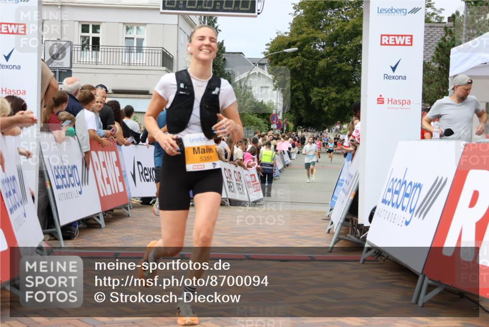 31.08.2025 - 21. Blankeneser Heldenlauf Strokosch-Dieckow http://msf.ph/oto/8700094 31.08.2025 12:40:25 Ziel 5096, 5449, 5351, 5645 meine-sportfotos.de
