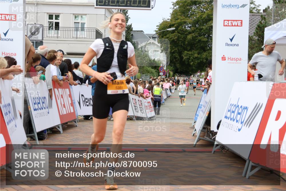 31.08.2025 - 21. Blankeneser Heldenlauf Strokosch-Dieckow http://msf.ph/oto/8700095 31.08.2025 12:40:25 Ziel 5096, 5449, 5351, 5645 meine-sportfotos.de