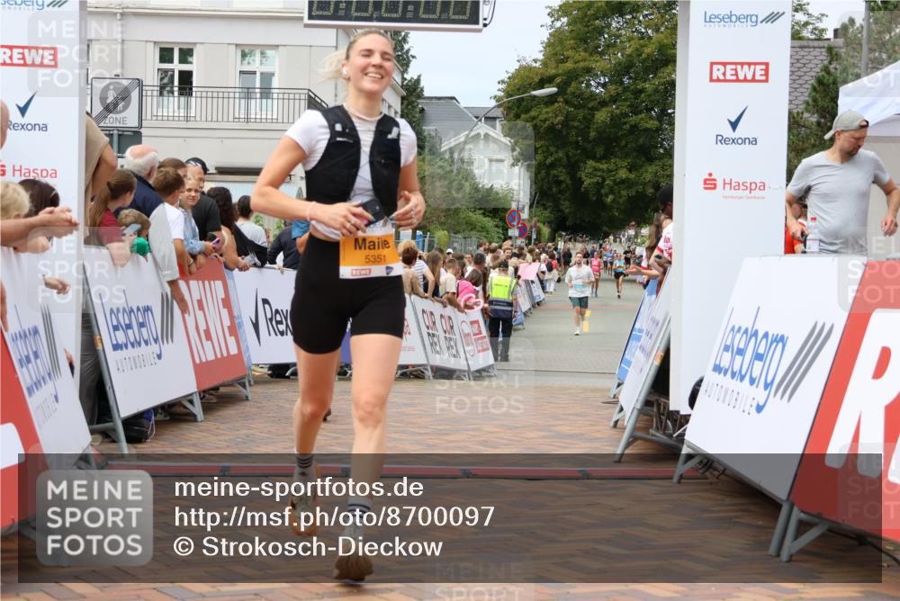 31.08.2025 - 21. Blankeneser Heldenlauf Strokosch-Dieckow http://msf.ph/oto/8700097 31.08.2025 12:40:25 Ziel 5096, 5449, 5351, 5645 meine-sportfotos.de