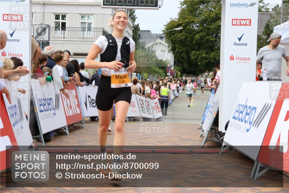 31.08.2025 - 21. Blankeneser Heldenlauf Strokosch-Dieckow http://msf.ph/oto/8700099 31.08.2025 12:40:25 Ziel 5096, 5449, 5351, 5645 meine-sportfotos.de