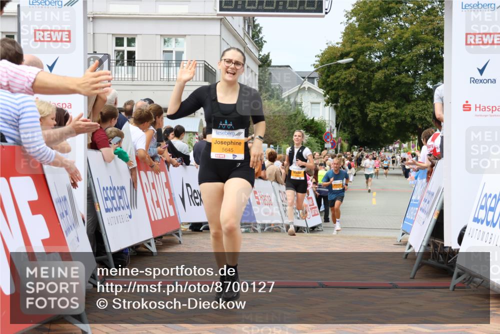 31.08.2025 - 21. Blankeneser Heldenlauf Strokosch-Dieckow http://msf.ph/oto/8700127 31.08.2025 12:40:20 Ziel 5449, 5693, 5351, 5645 meine-sportfotos.de