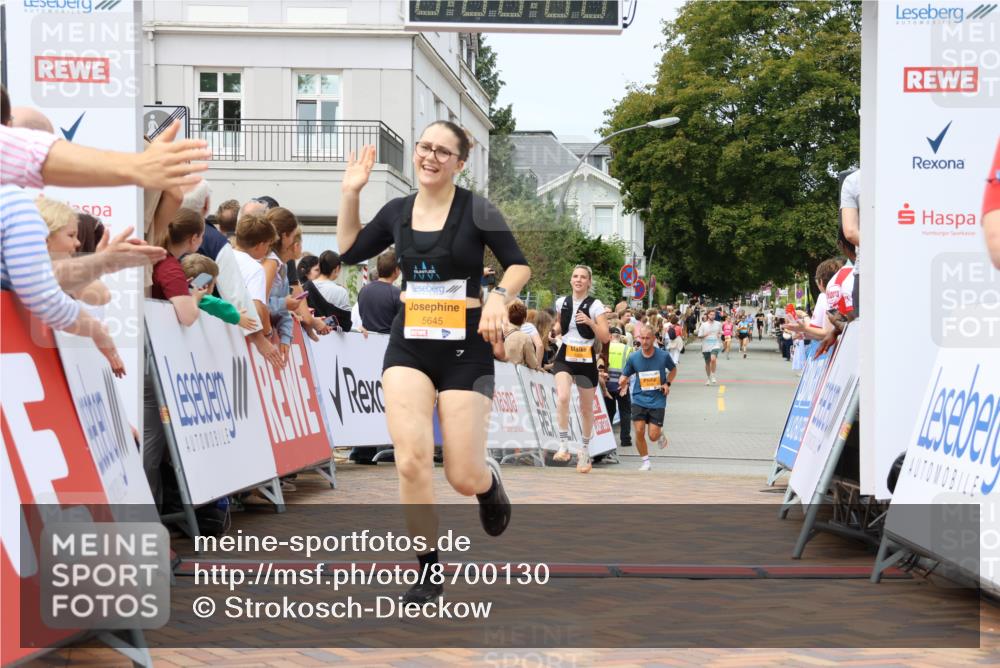 31.08.2025 - 21. Blankeneser Heldenlauf Strokosch-Dieckow http://msf.ph/oto/8700130 31.08.2025 12:40:20 Ziel 5449, 5693, 5351, 5645 meine-sportfotos.de