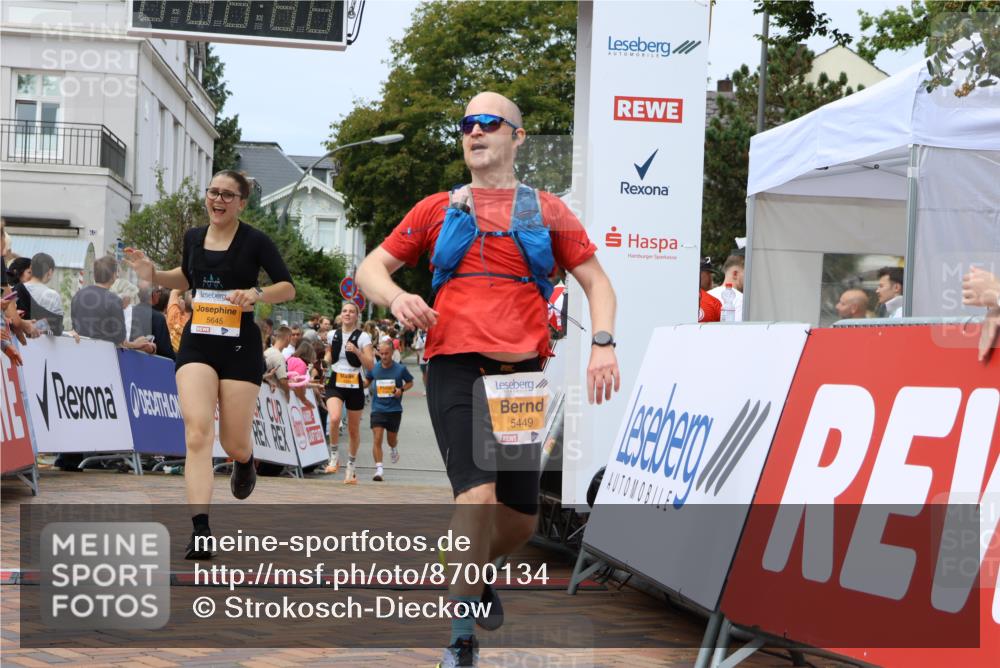 31.08.2025 - 21. Blankeneser Heldenlauf Strokosch-Dieckow http://msf.ph/oto/8700134 31.08.2025 12:40:19 Ziel 5077, 5449, 5693, 5166, 5645, 5327 meine-sportfotos.de