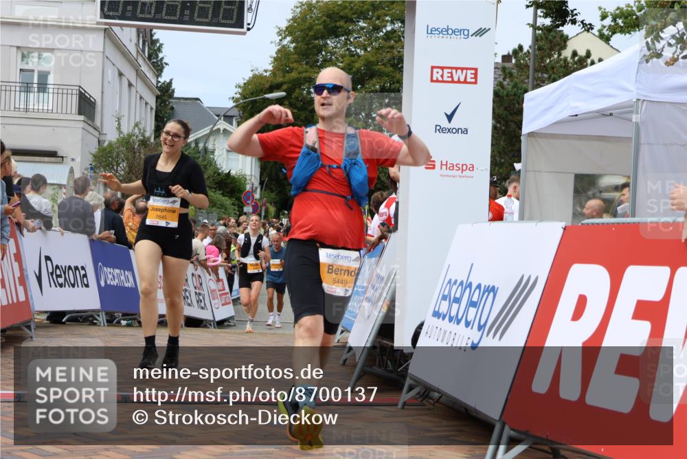 31.08.2025 - 21. Blankeneser Heldenlauf Strokosch-Dieckow http://msf.ph/oto/8700137 31.08.2025 12:40:19 Ziel 5077, 5449, 5693, 5166, 5645, 5327 meine-sportfotos.de
