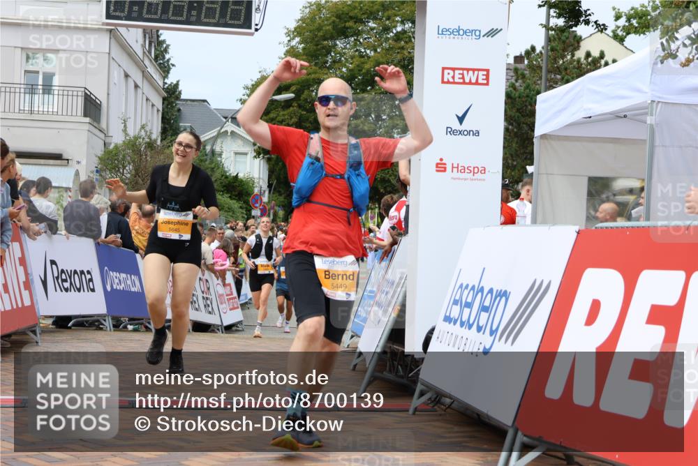 31.08.2025 - 21. Blankeneser Heldenlauf Strokosch-Dieckow http://msf.ph/oto/8700139 31.08.2025 12:40:19 Ziel 5077, 5449, 5693, 5166, 5645, 5327 meine-sportfotos.de